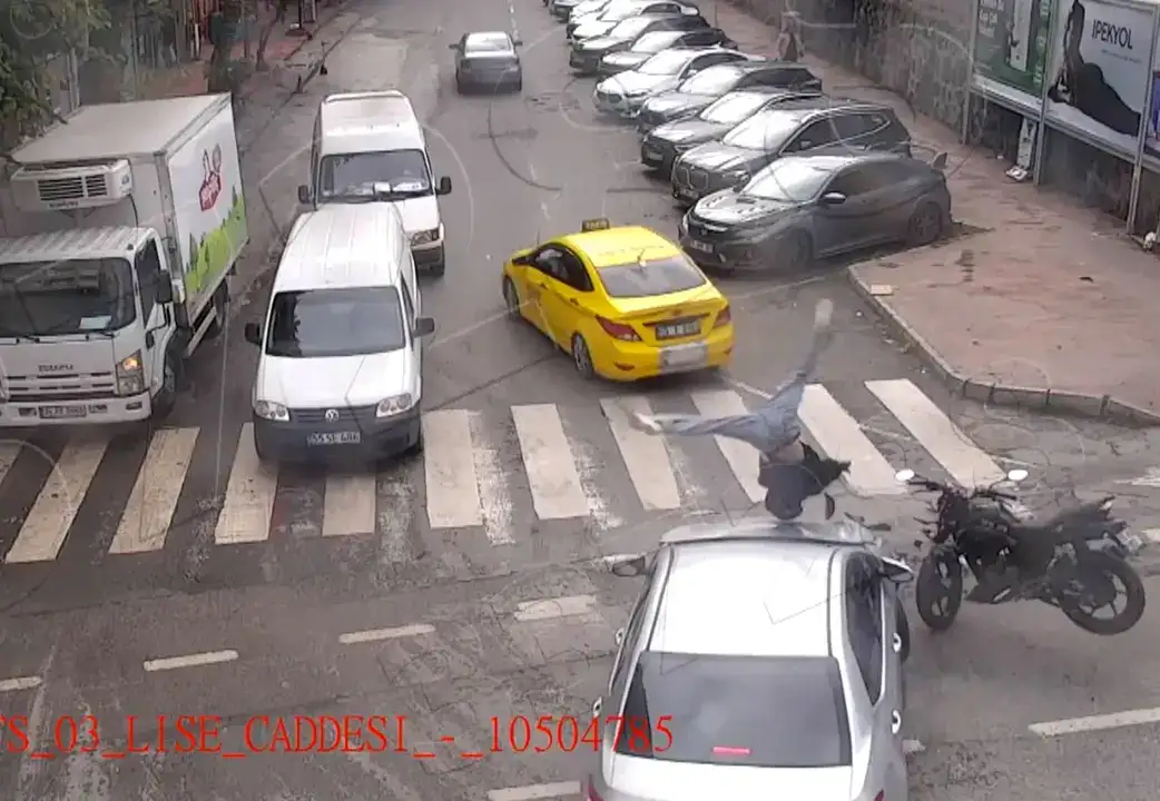 Türkiye’de 11 Ayda 618 Bin Trafik Kazası! 6